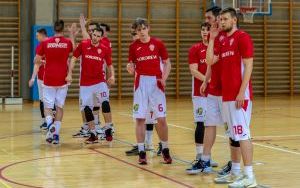 Mecz koszykówki (3)