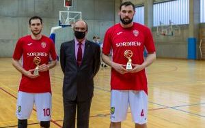 Mecz koszykówki (7)