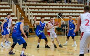 Mecz koszykówki (8)