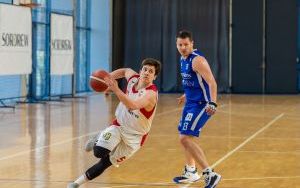 Bytomscy koszykarze nadal w grze (10)