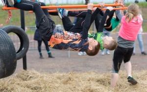 Miłośnicy biegów ekstremalnych sprawdzają swoje umiejętności w biegu Armagedon Active (6)