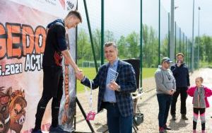 Miłośnicy biegów ekstremalnych sprawdzają swoje umiejętności w biegu Armagedon Active w Bytomiu - Łagiewnikach (6)