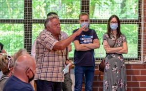 Mieszkańcy rozmawiali o koncepcjach budowy drogi na ulicy Wiejskiej (4)
