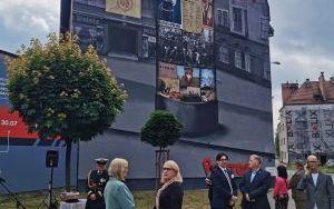  Przy ulicy Miarki odsłonięto powstańczy mural  (2)