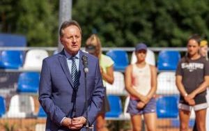 Tenisiści i tenisiści rozpoczęli walkę o tytuły mistrzowskie (9)