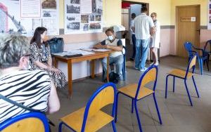 Mobilny punk szczepień i spisu powszechnego odwiedził Suchą Górę. (6)