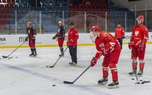Hokejowa reprezentacja Polski trenuje na bytomskim lodowisku (14)