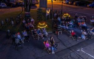 Plenerowe kino na pl. Karin Stanek (5)