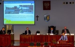 Prezydent Mariusz Wołosz uzyskał wotum zaufania oraz absolutorium (5)