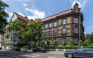 Piękna szkoła w naszym mieście (1)