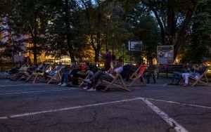 Zdjęcia zseansu kina plenerowego (1)