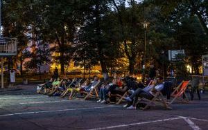 Zdjęcia zseansu kina plenerowego (2)