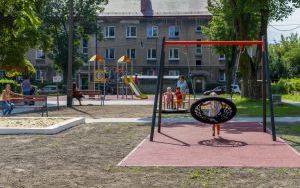 Plac zabaw przy ul. Gwarków Tarnogórskich 2 i 4  (3)
