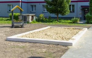 Plac zabaw przy ul. Gwarków Tarnogórskich 2 i 4  (4)
