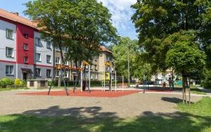 Plac zabaw przy ul. Gwarków Tarnogórskich 2 i 4  (12)