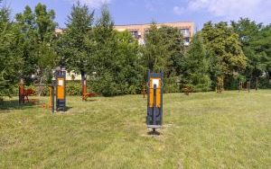 Plenerowa siłownia przy Szkole Podstawowej nr 32 (8)