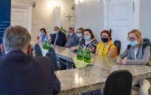 Wizyta lokatorów mieszkań chronionych w bytomskim ratuszu (5)
