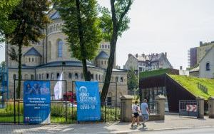 Świętowali, szczepili się i spisywali - szczepienie i spis (1)