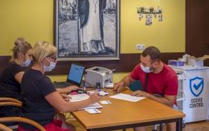 Świętowali, szczepili się i spisywali - szczepienie i spis (8)