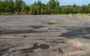 Rozpoczęły się prace związane z budową płyty boiska w Rozbarku (6)