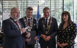 20 lat partnerstwa z Recklinghausen - uroczystości jubileuszowe - wręczenie Medalu Miasta Bytomia (1)