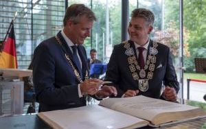 20 lat partnerstwa z Recklinghausen - uroczystości jubileuszowe - wpisy do pamiątkowej księgi (2)