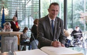 20 lat partnerstwa z Recklinghausen - uroczystości jubileuszowe - wpisy do pamiątkowej księgi (6)