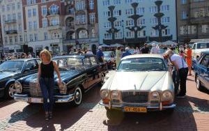 XVII Parada Pojazdów Zabytkowych w Bytomiu to gratka dla miłośników motoryzacji. W Bytomiu zobaczyliśmy polskie i zagraniczne samochody (2)