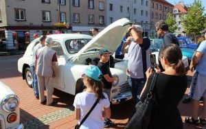 XVII Parada Pojazdów Zabytkowych w Bytomiu to gratka dla miłośników motoryzacji. W Bytomiu zobaczyliśmy polskie i zagraniczne samochody (5)