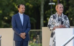 Miechowicki pałac odsłonił swoje piękno. Wręczenie Medalu Miasta Bytomia ks. Janowi Kurko (2)