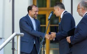 Miechowicki pałac odsłonił swoje piękno. Wręczenie Medalu Miasta Bytomia ks. Janowi Kurko (9)