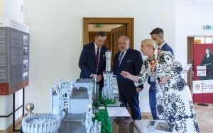 Miechowicki pałac odsłonił swoje piękno. Mamy kolejną atrakcję turystyczną w mieście (3)
