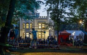 Uratowane pozostałości pałacu są kolejnym punktem na kulturalnej mapie miasta. Spektakl z okazji Dni Otwartych Pałacu Tiele-Wincklerów w Bytomiu-Miechowicach (5)