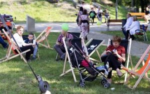 Trwają Dni Otwarte Pałacu w Bytomiu-Miechowicach. Piękna pogoda zachęca do odwiedzin w Parku Ludowym, gdzie mieszkańcy naszego miasta mogą zobaczyć odbudowane pozostałości pałacu Tiele-Wincklerów, liczne spektakle, posłuchać koncertów oraz wykładów (3)