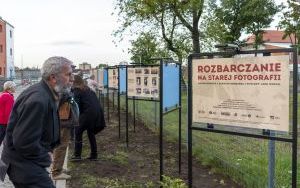 Rozbarczanie na Starej Fotografii (5)