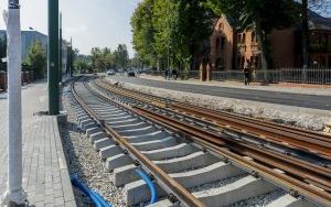 Prace drogowe na Frycza Modrzewskiego potrwają do połowy listopada. Konieczne są dodatkowe prace (5)