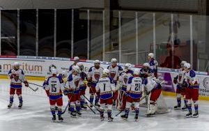 Ważne zwycięstwa hokejowej Polonii i awans na pozycję lidera  (1)