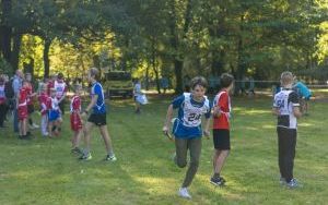 Ponad 300 uczniów rywalizowało w sztafetowych biegach przełajowych (2)