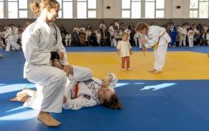 W Bytomiu walczą najlepsi młodzi judocy i judoczki. (1)