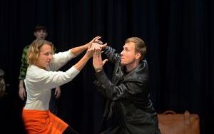 Wędrowny spektakl z muzyką w Teatrze Rozbark (1)