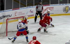 Hokejowa Polonia wciąż niepokonana  (2)