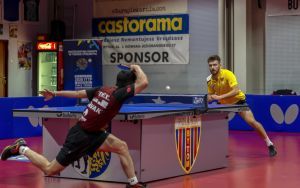 Mecz tenisa stołowego  (10)