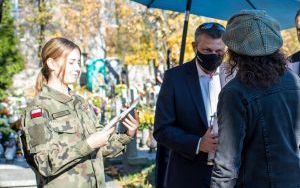 Trwają kwesty na bytomskich cmentarzach. Zbieramy na pomoc dla dzieci ze Śląska oraz Kresów (1)