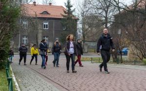 Z telefonami w ręce fotografowali miasto (3)
