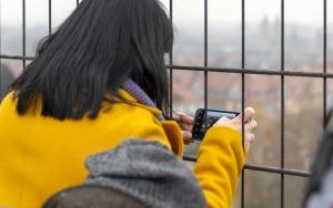 Z telefonami w ręce fotografowali miasto (13)