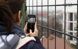 Z telefonami w ręce fotografowali miasto (17)