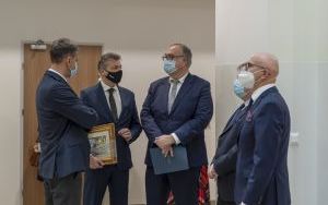 Zakończył się remont zabytkowego gmachu przy ulicy Piekarskiej. Budynek prezentuje się okazale  (2)