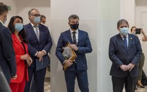 Zakończył się remont zabytkowego gmachu przy ulicy Piekarskiej. Budynek prezentuje się okazale  (3)