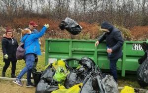  Bytomianie sprzątali Żabie Doły (2)