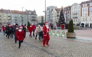 Bieg Świętych Mikołajów to wydarzenie, które na stałe wpisało się w kalendarz grudniowych imprez w naszym mieście (3)